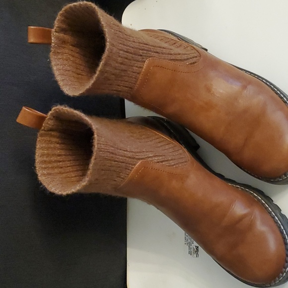 Daphne Shoes - Soak boots